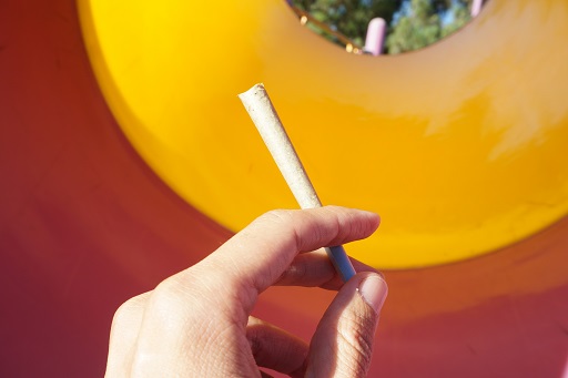 how to smoke a Pre roll